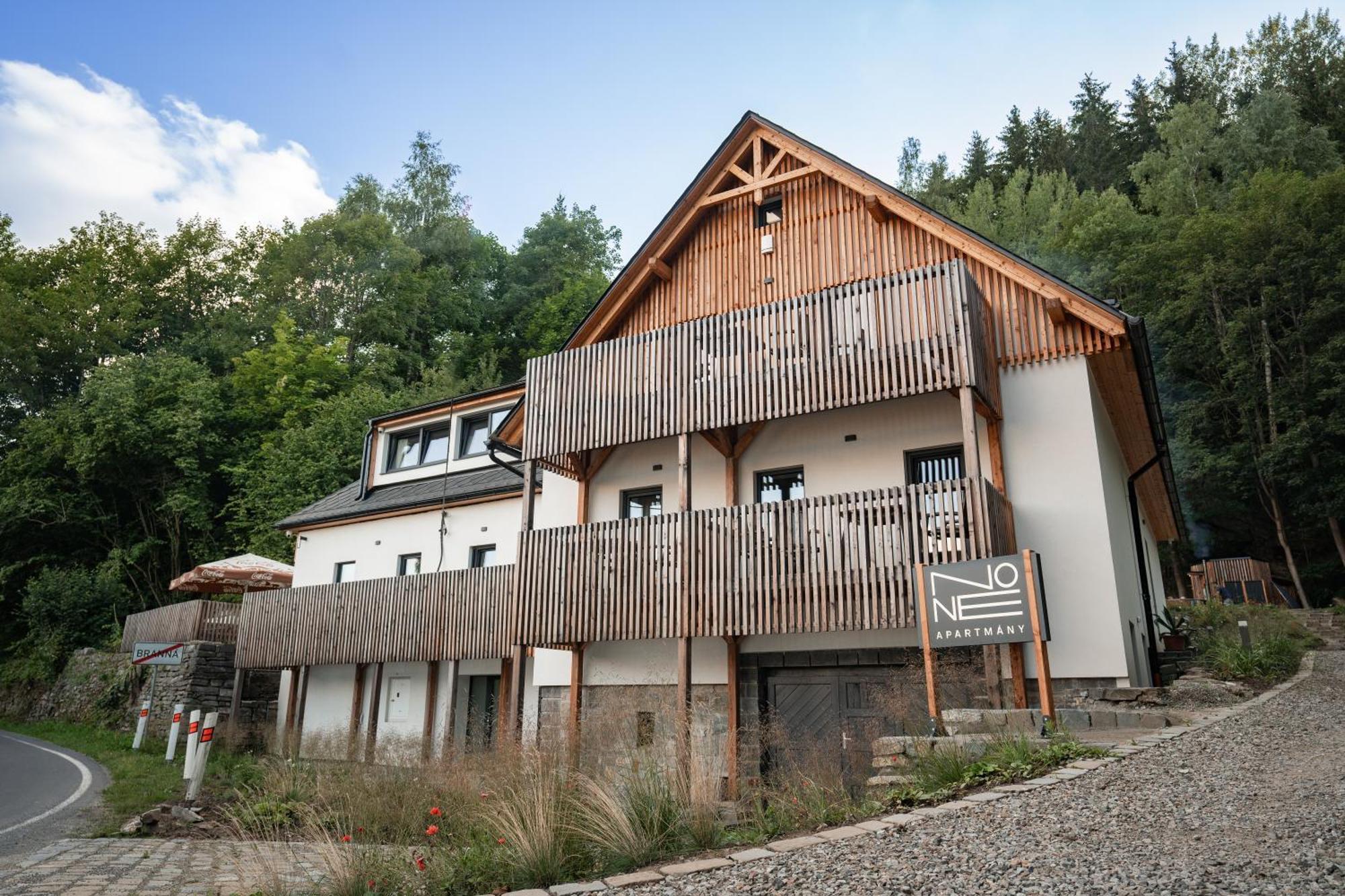 Apartmany None Branná エクステリア 写真